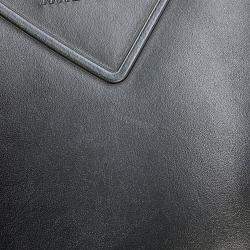 مملوكة مسبقًا حقيبة يد توتس برادا مثلث شعار جلد أسود