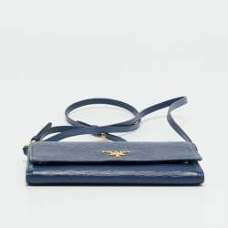 مملوكة مسبقًا Prada Navy Blue Vitello Move Leather Wallet On Chain