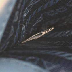 مملوكة مسبقًا حقيبة كتف بسلسلة برادا جلد أزرق دياغرامي