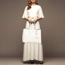 مملوكة مسبقًا حقيبة يد توتس برادا جلد سافيانو كيور أوف وايت كبيرة بيدين