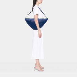 مملوكة مسبقًا Prada Blue Vitello Daino Triangle Crossbody