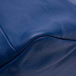 مملوكة مسبقًا Prada Blue Vitello Daino Triangle Crossbody