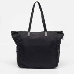 مملوكة مسبقًا حقيبة يد برادا سحاب جلد وتيسوتو نايلون سوداء مع شعار