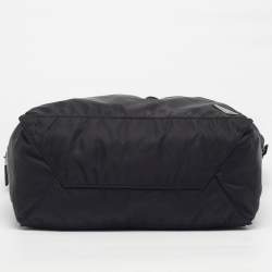 مملوكة مسبقًا حقيبة يد برادا سحاب جلد وتيسوتو نايلون سوداء مع شعار