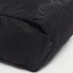 مملوكة مسبقًا حقيبة يد برادا سحاب جلد وتيسوتو نايلون سوداء مع شعار