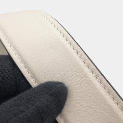 مملوكة مسبقًا حقيبة كتف برادا جلد أبيض حجم متوسط