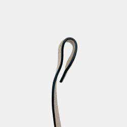 مملوكة مسبقًا حقيبة كتف برادا جلد أبيض حجم متوسط