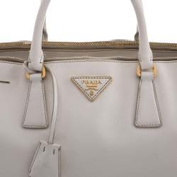 Pre Owned Prada White Saffiano Lux Leather Large Double Zip Tote