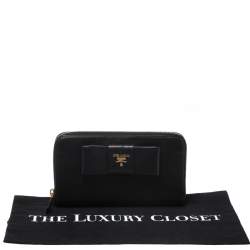 Pre Owned Prada Black Saffiano Lux Leather Bow Zip Around Wallet