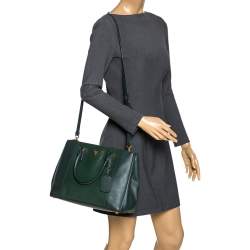Pre Owned Prada Green Bicolor Saffiano Lux Leather Medium Double Zip Tote