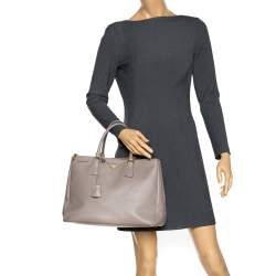 Pre Owned Prada Beige Saffiano Lux Leather Large Double Zip Tote