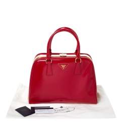 Pre Owned Prada Red Saffiano Vernice Leather Pyramid Frame Top Handle Bag