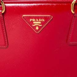 Pre Owned Prada Red Saffiano Vernice Leather Pyramid Frame Top Handle Bag