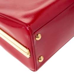 Pre Owned Prada Red Saffiano Vernice Leather Pyramid Frame Top Handle Bag