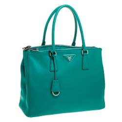 Pre Owned Prada Green Soft Leather Medium Double Zip Tote