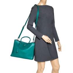 Pre Owned Prada Green Soft Leather Medium Double Zip Tote