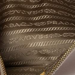 Pre Owned Prada Beige/Cream Saffiano Lux Leather Zip Pouch