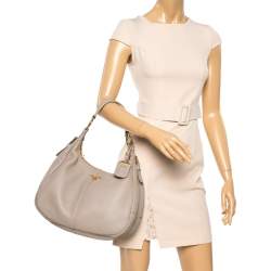 Pre Owned Prada Beige Vitello Daino Leather Zip Top Hobo