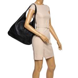 Pre Owned حقيبة هوبو برادا سحاب علوي جلد فيتيلو داينو أسود