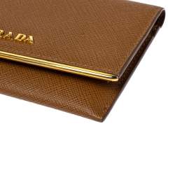 مملوكة مسبقًا حافظة بطاقات برادا قلاب معدن جلد سافيانو بني فاتح