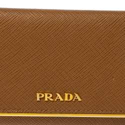 مملوكة مسبقًا حافظة بطاقات برادا قلاب معدن جلد سافيانو بني فاتح