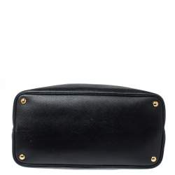 مملوكة مسبقًا  حقيبة يد برادا متوسطة يد مزدوجة جلد سافيانو كوير أسود