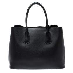 مملوكة مسبقًا  حقيبة يد برادا متوسطة يد مزدوجة جلد سافيانو كوير أسود