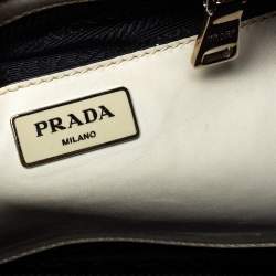 مملوكة مسبقًا Prada White/Grey Leather Twin Pocket Double Handle Tote