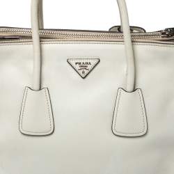 مملوكة مسبقًا Prada White/Grey Leather Twin Pocket Double Handle Tote