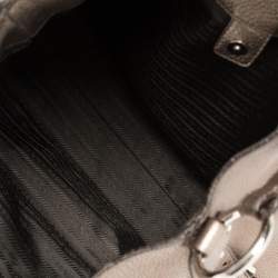 مملوكة مسبقًا Prada Metallic Vitello Grain Leather Logo Embossed Hobo