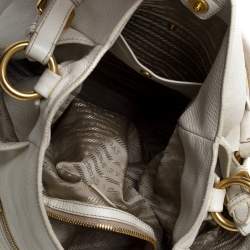 Pre Owned حقيبة هوبو برادا سحا ب أمامي جلد فيتيلو داينو أبيض