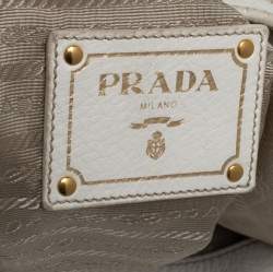 Pre Owned حقيبة هوبو برادا سحاب أمامي جلد فيتيلو داينو أبيض