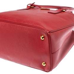 Pre Owned Prada Red Saffiano Lux Leather Medium Middle Zip Tote