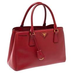Pre Owned Prada Red Saffiano Lux Leather Medium Middle Zip Tote