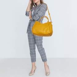 Pre Owned Prada Yellow Vitello Daino Leather Sacca 2 Manici Hobo