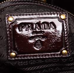 مملوكة مسبقًا حقيبة هوبو برادا جلد لامع سوداء 