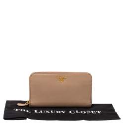 مملوكة مسبقًا محفظة برادا جلد سافيانو سحاب ملتف بيج