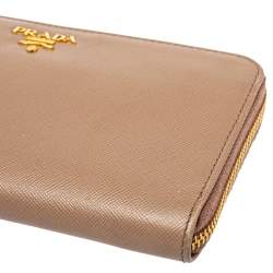 مملوكة مسبقًا محفظة برادا جلد سافيانو سحاب ملتف بيج