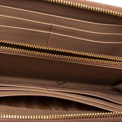 مملوكة مسبقًا محفظة برادا جلد سافيانو سحاب ملتف بيج