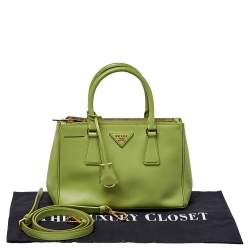 Pre Owned حقيبة يد برادا صغيرة سحاب مزدوج جلد سافيانو لوكس أخضر