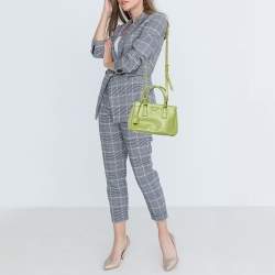 Pre Owned حقيبة يد برادا صغيرة سحاب مزدوج جلد سافيانو لوكس أخضر