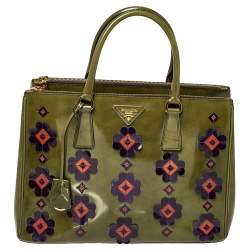Pre Owned Prada Green Floral Applique Patent Leather Medium Double Zip Tote
