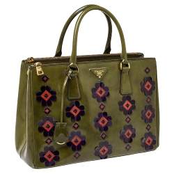 Pre Owned Prada Green Floral Applique Patent Leather Medium Double Zip Tote
