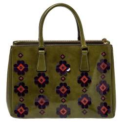 Pre Owned Prada Green Floral Applique Patent Leather Medium Double Zip Tote