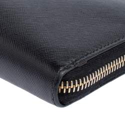 مملوكة مسبقًا محفظة برادا جلد سافيانو لوكس أسود بسحاب محيط