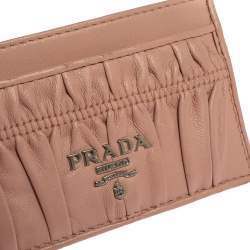 مملوكة مسبقًا Prada Pink Nappa Gaufre Leather Card Holder