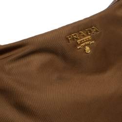مملوكة مسبقًا Prada Brown Nylon and Leather Trim Hobo