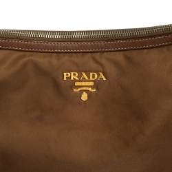 مملوكة مسبقًا Prada Brown Nylon and Leather Trim Hobo