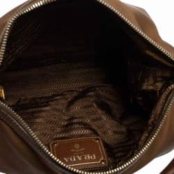 مملوكة مسبقًا Prada Brown Nylon and Leather Trim Hobo