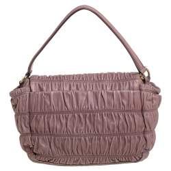 مملوكة مسبقًا حقيبة هوبو برادا قلاب جيب أمامي جلد مبطن روز أولد